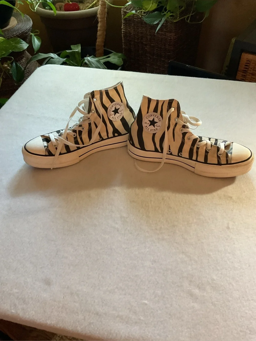 Converse High-Top Zebra Stripe Sneakers - Black & White size - 10.5 - Picture 9 of 10